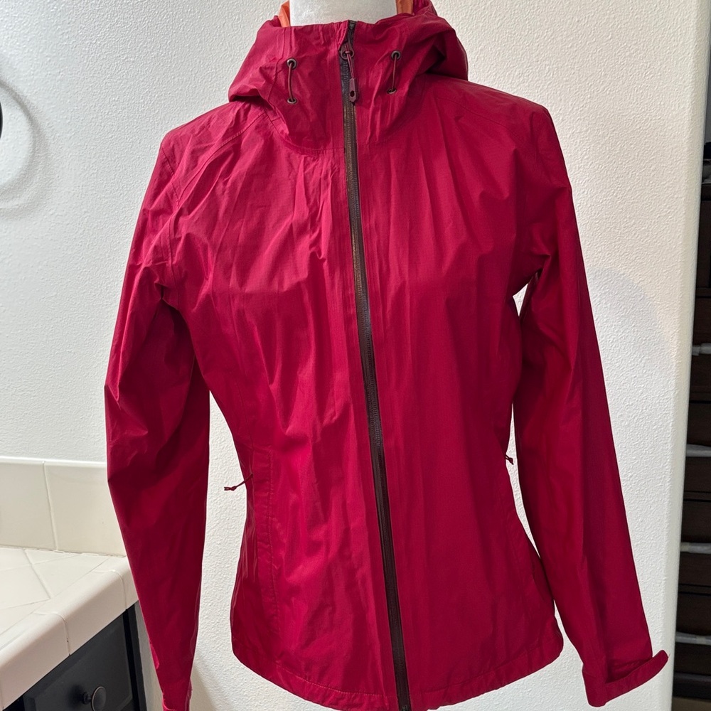 Mountain Hardwear Women’s Raincoat